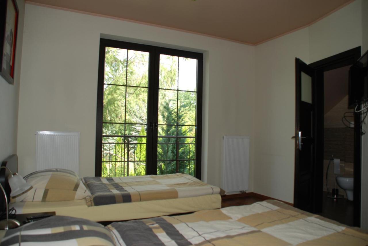 VillaRenoma Nadarzyn Exterior foto